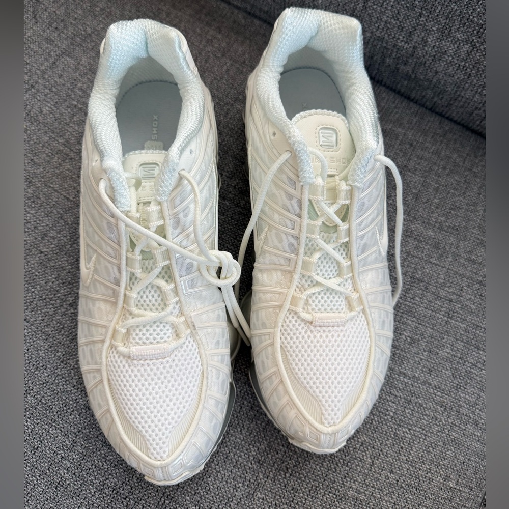 Nike Shox TL White Trainers - Picture 2 of 8